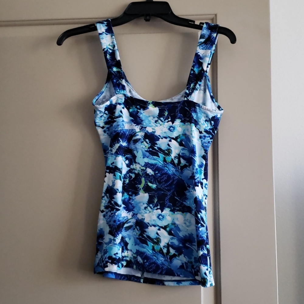 WHBM Ruffled Top - Picture 3 of 5